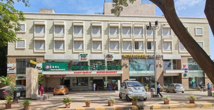 Sunflower Hotel Mysore Ngoại thất bức ảnh
